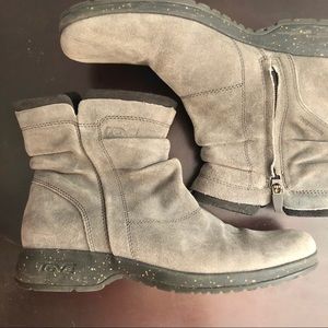 TEVA Waterproof suede ankle boots